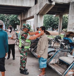 Petugas gabungan laksanakan operasi yustisi displin prokes di Kec Waru