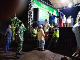 Babinsa Desa Suko pengamanan peringatan Isro Miroj Nabi Muhammad SAW
