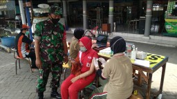 Kodim 0816/Sidoarjo adakan Vaksin Booster di Rest area tol Sidoarjo