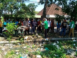Babinsa Dampingi Wabup Sidoarjo Tinjau Lokasi 3 Desa di Tanggulangin