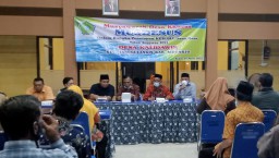 Babinsa Kalidawir Hadiri Undangan Rapat MUSDESUS BLT-DD Tahun 2022