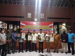 Danramil 0816/03 Buduran dan anggota pengamanan penetapan calon kades