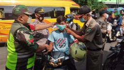 TNI-Polri dan Satpol PP Krian Bersinergi Gelar Ops Yustisi Pamor Keris