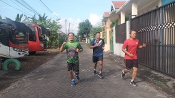 Jaga Kebugaran Danramil 0816/05 Tulangan Laksanakan Erobik Bersama Anggota