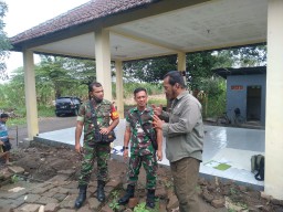 Babinsa Koramil 0816/05 Tulangan Sertu Joko Dwi Kepala Desa Tulangan Serta Tim Dari Balai Pelestarian Cagar Budaya Prov.Jatim
