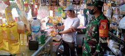 Babinsa Bersama Bhabinkamtibmas Dan Satpol PP Mlaks Giat Pemantauan Cek Harga Minyak Goreng