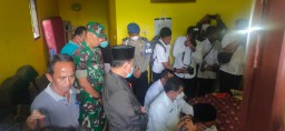 Babinsa Desa Kedungrawan turut amankan kunjungan Bupati Sidoarjo di Kec. Krembung