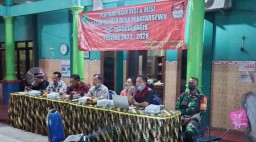 Jelang Pilkades Babinsa Desa Penatarsewu Hadiri Pelaksanaan Penyampaian Visi & Misi Para Calon Kades