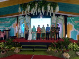 Babinsa Koramil 0816/05 Tulangan Menghadiri Wisuda Siswa Mts Progresif Bumi Shalawat.