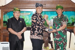 Danrem 084/BJ Silahturahmi dan Rakernis TMMD KE-114 TA. 2022 di Kabupaten Sidoarjo