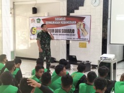 Sebagai Akar Generasi Muda NKRI, Babinsa Berikan Wasbang Kepada Siswa SMPN-1 Tanggulangin