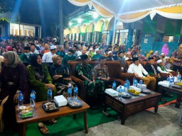 Jalin Komunikasi Dengan Warga Danramil 0816/11 Tarik Dan Kapolsek Hadiri Pengajian Umum di Desa Sebani