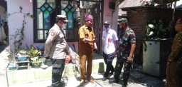 Kapten Inf Moh. Said Dampingi Bupati Sidoarjo Serahkan Bantuan untuk Korban Kebakaran di Desa Kepadangan, Kecamatan Tulangan