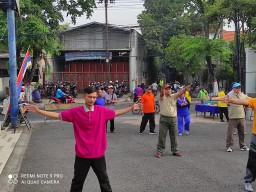 Jaga Sinergitas, Forkopimka Waru Laksanakan Olahraga Bersama
