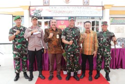 Kampung Pancasila Desa Rangkah Kidul di kunjungi Danrem 084/BJ