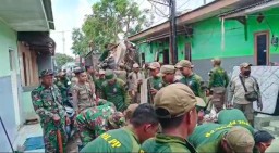 Hari Ketiga Pasca Puting Beliung, Kerja Bakti di Desa Sidokepung Masih Berlangsung