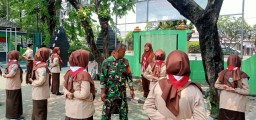 Babinsa Koramil 0816/06 Tanggulangin Lakukan Pembinaan Pada Siswa-wi Pramuka