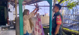 BANTU PENINGKATAN KESMAS BABINSA DESA PLAOSAN RAMIL 0816/13 WONOAYU DAMPINGI KEGIATAN POSYANDU