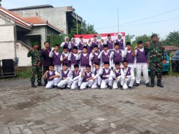 Babinsa Peltu Mujianto Irup Dalam Upacara Hari Pahlawan 10 November 2022 di wilayah binaanya.
