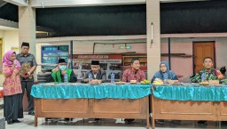 Anggota Babinsa Koramil 0816/06 Tanggulangin Sertu Catur Wahyu Hadiri Undangan Pelantikan Mutasi Jabatan Pemdes Boro