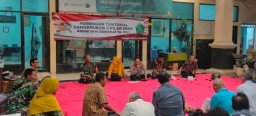 Wujudkan kamtibmas, Babinsa Koramil 0816/12 Prambon Hadiri Cangkrukan 3 Pilar di Desa Temu
