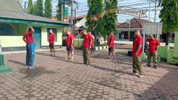 Jaga Kebugaran Babinsa Koramil 05/Tulangan Inisiatif Olah Raga