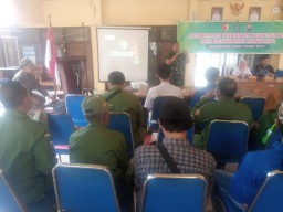 KAPTEN INF SANUSI BERIKAN MATERI WAWASAN KEBANGSAAN KEPADA KARANG TARUNA DAN LINMAS SE KECAMATAN KRIAN.