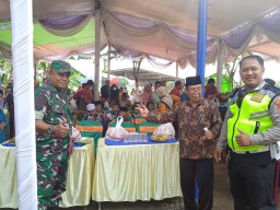 Babinsa Koramil 0816/09 Krian Hadiri Peresmian balai pertemuan Dusun Jrebeng Desa Sidomulyo Kecamatan Krian