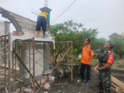 Babinsa Ramil 0816/13 melaksanakan komsos bersama perangkat Desa Wonoayu