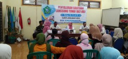 Serda Zaenal Arifin Pantau Jalannya Pembagian BLT-DD Desa Sumokembangsri