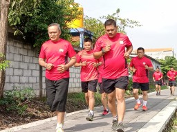 Jaga Kebugaran Tubuh, Anggota Koramil 15/Sukodono Lari Pagi Bersama