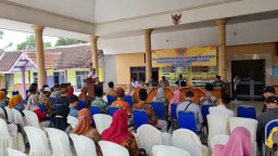 Sertu Rudi Bersama Danramil Hadiri Pelantikan Mutasi Jabatan Perangkat Desa Kepuh Kemiri
