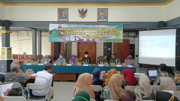 DANRAMIL 0816/16 WARU MENGHADIRI MUSRENBANG KECAMATAN WARU DI PENDOPO KANTOR KECAMATAN WARU