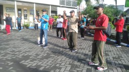 Danramil 05/Tulangan Kapten Inf Moh. Said Bersama Anggota Hadiri Senam Dengan Muspika Kecamatan Tulangan.