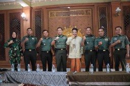 Kodim 0816/Sidoarjo bersama Ajenrem 084/BJ sosialisasi Cata PK TNI AD Gel I TA 2023 di Ponpes Al Hidayah Ketegan Tanggulangin