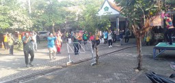 KORAMIL 0816/16 WARU BERSAMA FORKOPIMKA WARU MELAKSAKAN SENAM SKJ 88.DIHALAMAN KANTOR HALAMAN KECAMATAN WARU KAB. SIDOARJO
