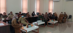 DANRAMIL 0816/16 WARU, HADIRI LOKAKARYA MINI LINTAS SEKTOR TRIWULAN I TA. 2023 PUSKESMAS TAMBAK REJO KEC WARU