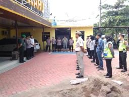 Suasana Keakraban dan Haru Warnai Perpisahan Danramil 15/Sukodono Dengan Kapolsek Waru