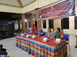 Babinsa Koramil 0816/11 Tarik Hadiri Rapat Pleno Terbuka Rekapitulasi Daftar Pemilih Hasil Pemutakhiran (DPHP)