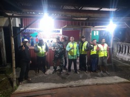 Babinsa Koramil 0816/12 Prambon bersama Pemdes Watutulis gelar Patroli Cipta Kondisi Kamtibmas