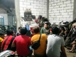Babinsa Koramil 0816/15 Sukodono, Ingatkan Pemuda Berbuat Positif