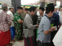 Danramil 0816/07 Laksanakan Buka Bersama dan Berbagi Ceria Santunan Anak Yatim di Desa Wangkal Kec. Krembung