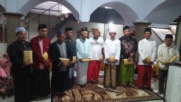 DANRAMIL 0816/05 BESERTA BABINSA HADIRI ACARA SANTUNAN ANAK YATIM & JANDA DI PONPES
