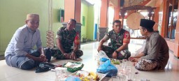 Babinsa Penatarsewu Mlaks Giat Komsos Dengan Tokoh Agama Bapak M.H Bisri Mustofa Ketua PAC GP Ansor Kec.Tanggulangin