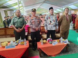 Bati Tuud Koramil 05/Tulangan Peltu Marjuki Hadiri Kunjungan BPD Provinsi Pemerintah Daerah Kalimantan Barat Didesa Wisata Kaki Bumi Petik Jambu.