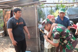 Bentuk kasih sayang kepada Anggota dan Masyarakat Dandim 0816/Sidoarjo Tinjau langsung Pembangunan Rumah Tidak Layak Huni (RUTILAHU)