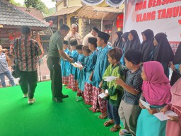 Danramil 0816/06 Tanggulangin Memberikan Ucapan Selamat HUT BHAYANGKARA Kepada Kapolsek Tanggulangin dan Seluruh anggotanya