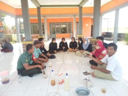 Para Babinsa Koramil 0816/09 Krian dalam rangka pendampingan bagi Mahasiswa Unbra yang melaksanakan MMD