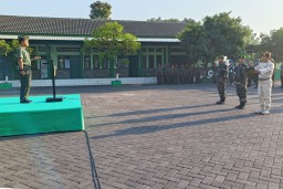 Upacara Bendera 17-an, Dandim 0816/Sidoarjo Sampaikan Amanat Panglima TNI