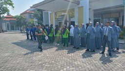 Babinsa Koramil 0816/15 Sukodono Latih Paskibra Tingkat Kecamatan